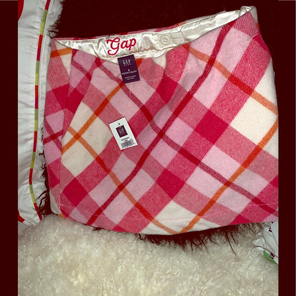 Cozy pink tartan GAP skirt size 8